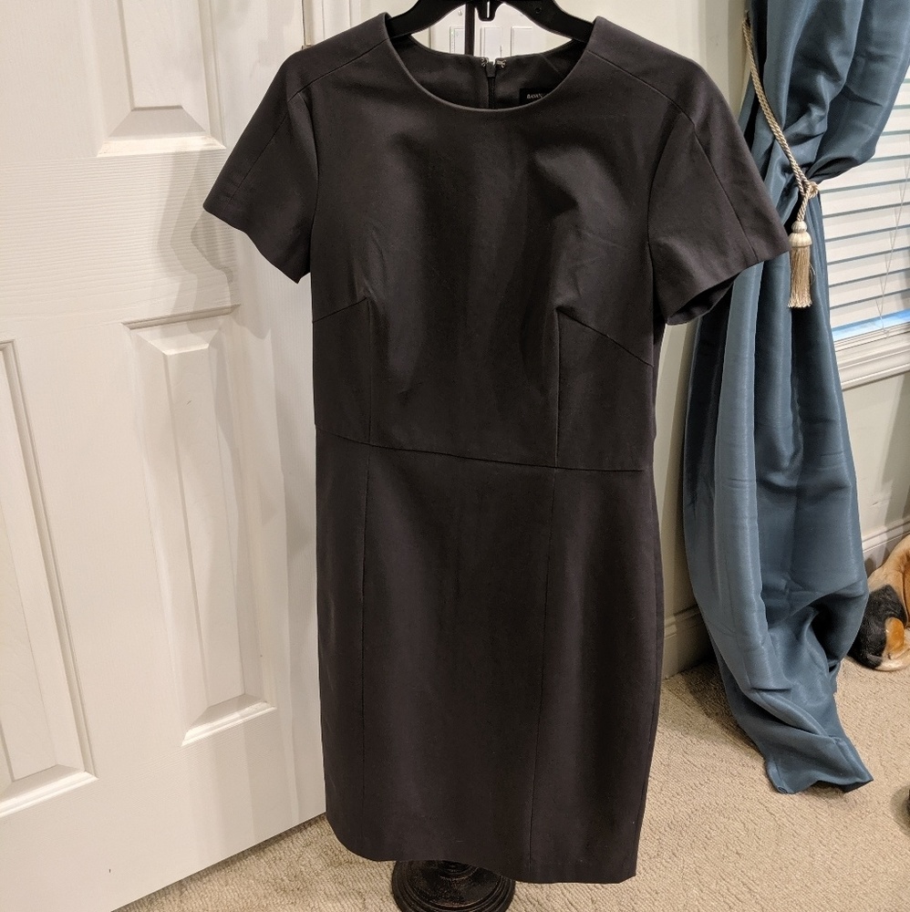 NWT Banana Republic cap sleeve grey sheath dress